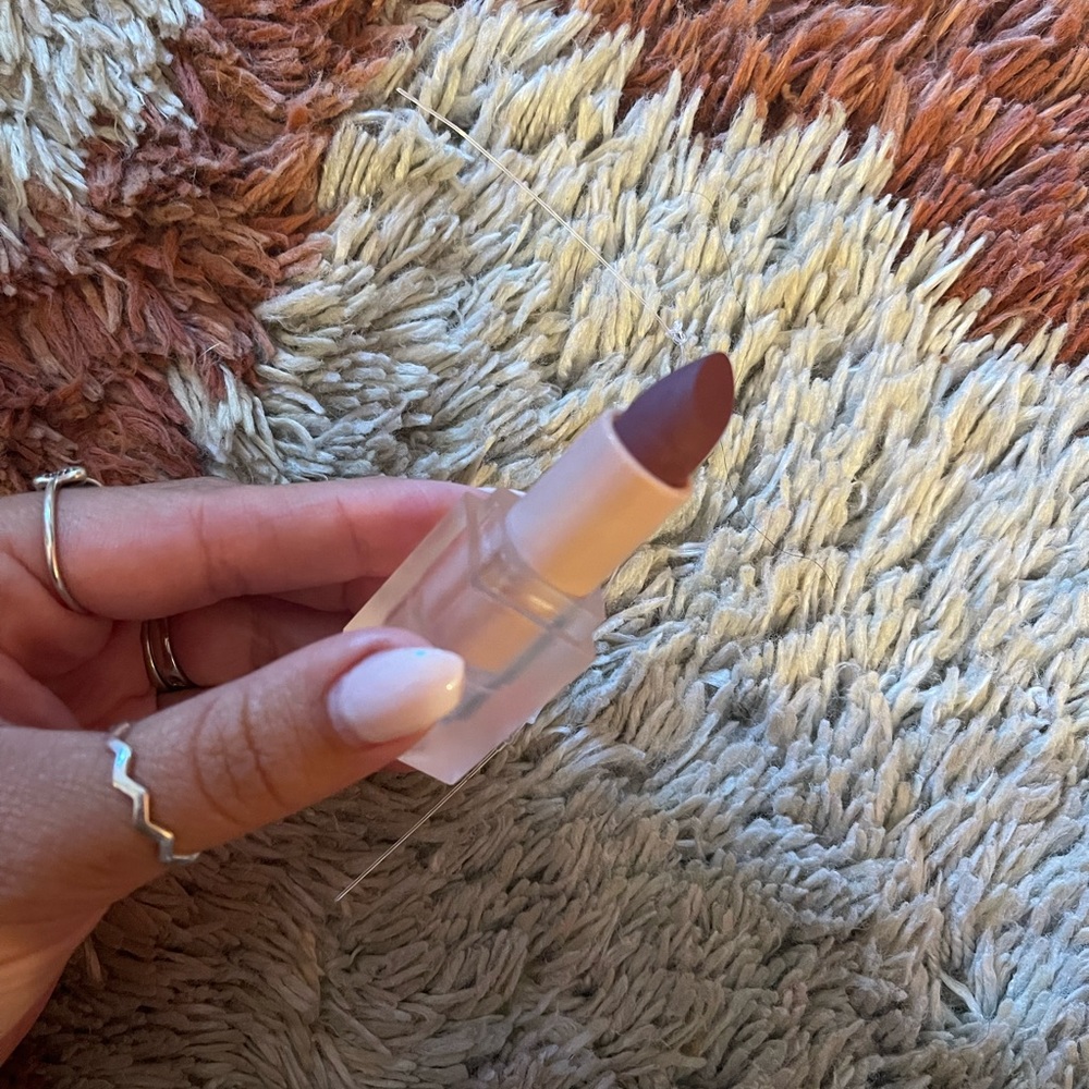 kkwbeauty 90s vogue matte lipstick